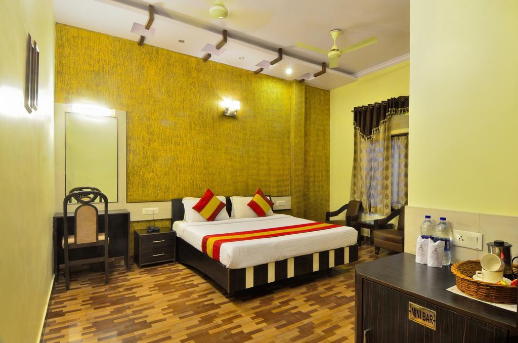 Hotel Roopa International Amritsar Esterno foto