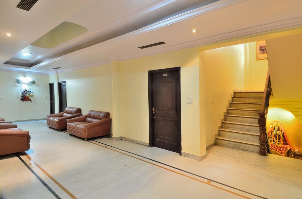 Hotel Roopa International Amritsar Esterno foto